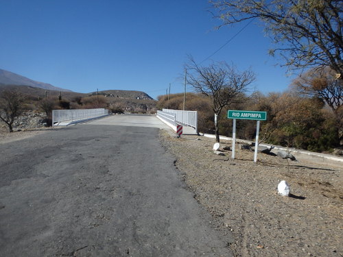 Rio Ampimpa crossing, dry now.